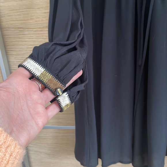 Louizon fly dress in black - Picture 3 of 12